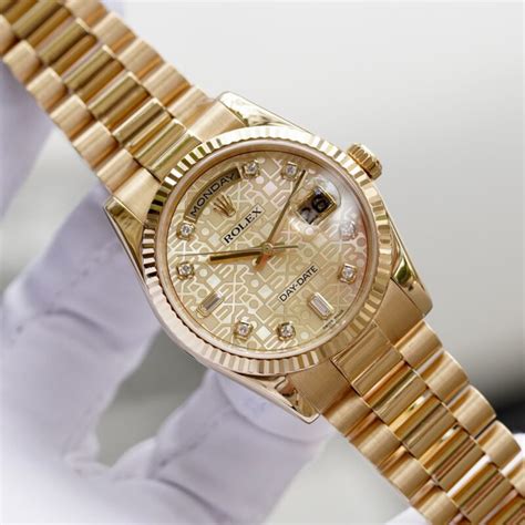 hồ Rolex thật